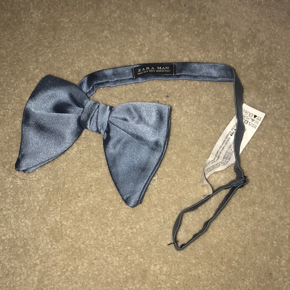 Zara Men Silk Bow tie